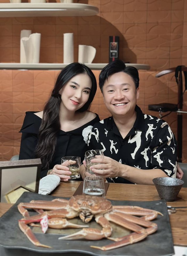 Cô gái xuất hiện trên báo Hoa Học Trò 20 năm trước: U35 đẹp hơn xưa, chồng đại gia hy sinh nhiều vì vợ - Ảnh 4. Cô gái xuất hiện trên báo Hoa Học Trò 20 năm trước: U35 đẹp hơn xưa, chồng đại gia hy sinh nhiều vì vợ - Ảnh 4.