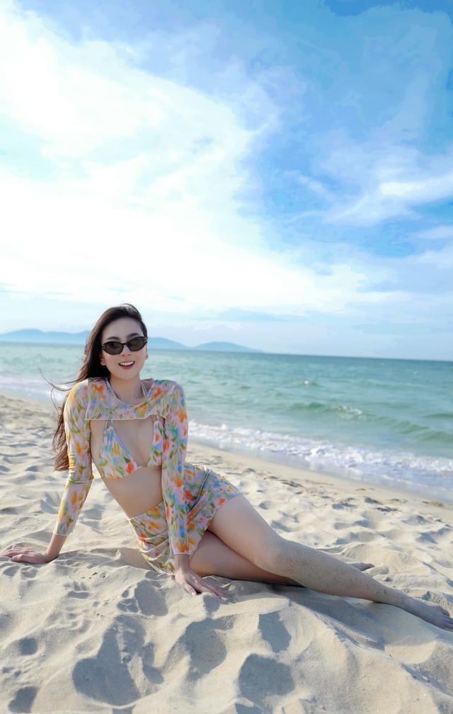 Cô gái xuất hiện trên báo Hoa Học Trò 20 năm trước: U35 đẹp hơn xưa, chồng đại gia hy sinh nhiều vì vợ - Ảnh 9. Cô gái xuất hiện trên báo Hoa Học Trò 20 năm trước: U35 đẹp hơn xưa, chồng đại gia hy sinh nhiều vì vợ - Ảnh 9.