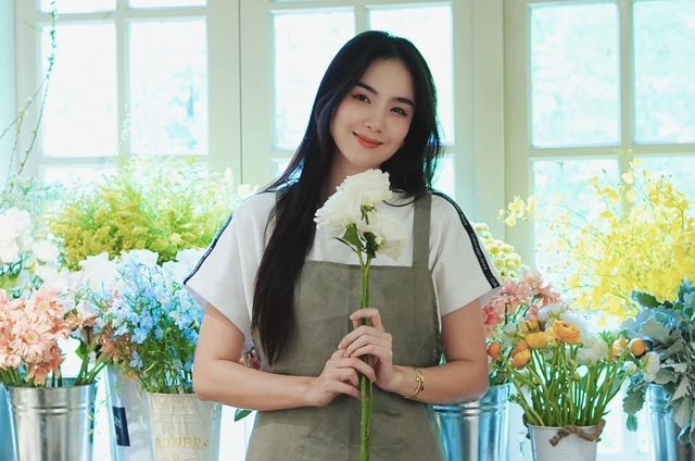 Cô gái xuất hiện trên báo Hoa Học Trò 20 năm trước: U35 đẹp hơn xưa, chồng đại gia hy sinh nhiều vì vợ - Ảnh 7. Cô gái xuất hiện trên báo Hoa Học Trò 20 năm trước: U35 đẹp hơn xưa, chồng đại gia hy sinh nhiều vì vợ - Ảnh 7.