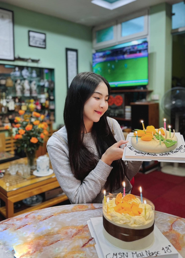 Cô gái xuất hiện trên báo Hoa Học Trò 20 năm trước: U35 đẹp hơn xưa, chồng đại gia hy sinh nhiều vì vợ - Ảnh 5. Cô gái xuất hiện trên báo Hoa Học Trò 20 năm trước: U35 đẹp hơn xưa, chồng đại gia hy sinh nhiều vì vợ - Ảnh 5.