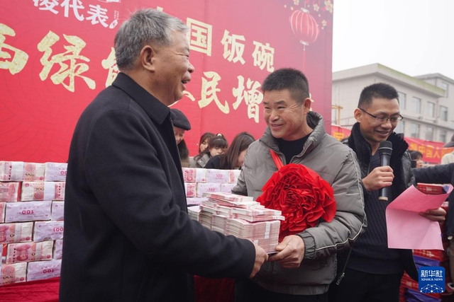 Chủ tịch công ty lớn chi gần 40 tỷ thưởng tết cho nông dân, chứng minh về quê làm ruộng cũng có tương lai - Ảnh 2. Chủ tịch công ty lớn chi gần 40 tỷ thưởng tết cho nông dân, chứng minh về quê làm ruộng cũng có tương lai - Ảnh 2.