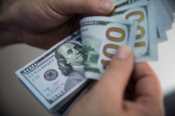 USD đối mặt nguy cơ suy yếu trong năm 2024 - Ảnh 1. USD đối mặt nguy cơ suy yếu trong năm 2024 - Ảnh 1.