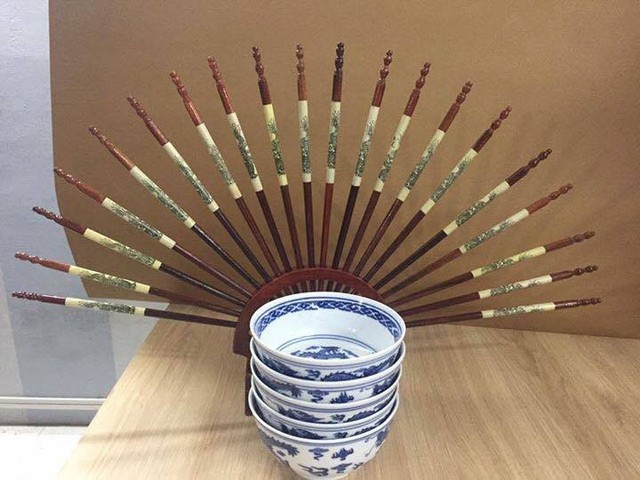 2 đồ vật đặt gần bát hương trên ban thờ, thấy đã nhiều nhưng không phải ai cũng biết tên gọi đúng - Ảnh 6.