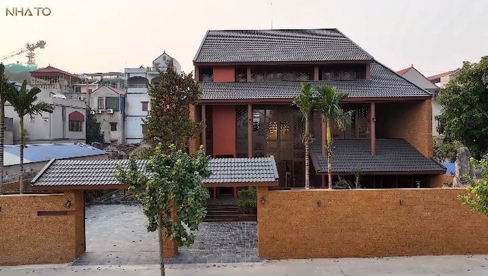 Biệt thự ở ẩn có thiết kế vượt thời gian: Cổ kính như nhà quan viên, duyên nhất là "trước cau sau chuối" đầy ẩn ý - Ảnh 1. Biệt thự ở ẩn có thiết kế vượt thời gian: Cổ kính như nhà quan viên, duyên nhất là "trước cau sau chuối" đầy ẩn ý - Ảnh 1.