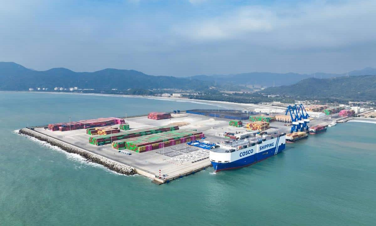 Muốn ăn trọn 'từ gốc đến ngọn', ông trùm ô tô điện Trung Quốc sản xuất luôn cả tàu chở xe đi xuất khẩu - Ảnh 3. Muốn ăn trọn 'từ gốc đến ngọn', ông trùm ô tô điện Trung Quốc sản xuất luôn cả tàu chở xe đi xuất khẩu - Ảnh 3.