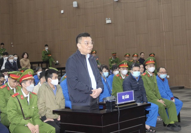 Gia đình nộp 4 tỷ khắc phục hậu quả, cựu Bộ trưởng Chu Ngọc Anh lĩnh án 3 năm tù - Ảnh 2.