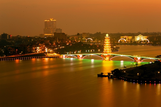 Quy mô GRDP vượt 100.000 tỷ, cửa ngõ phía tây của Hà Nội sẽ là nơi đáng sống, an toàn và thịnh vượng - Ảnh 1. Quy mô GRDP vượt 100.000 tỷ, cửa ngõ phía tây của Hà Nội sẽ là nơi đáng sống, an toàn và thịnh vượng - Ảnh 1.