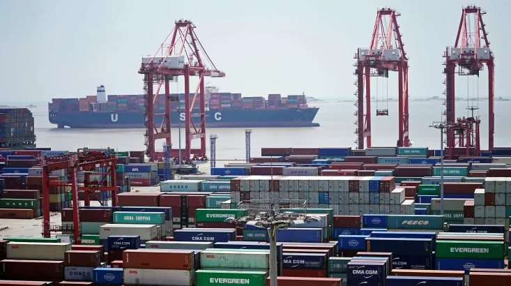 Trung Quốc bất ngờ công bố số liệu tăng trưởng xuất khẩu cao vượt dự báo: Giai đoạn khó khăn đã qua? - Ảnh 1. Trung Quốc bất ngờ công bố số liệu tăng trưởng xuất khẩu cao vượt dự báo: Giai đoạn khó khăn đã qua? - Ảnh 1.