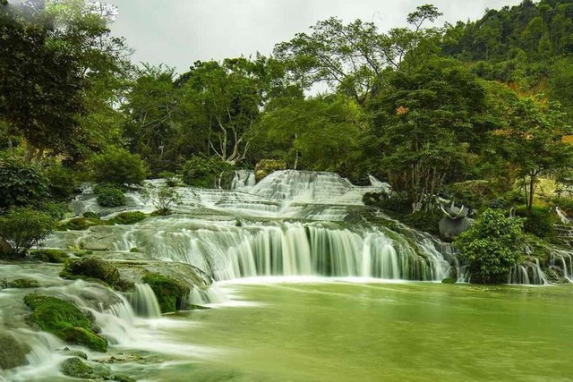 Hang động trong núi ở nơi cách Hà Nội hơn 100km, du khách nhận xét tới đây "ngỡ như đi xuống địa ngục" - Ảnh 9.