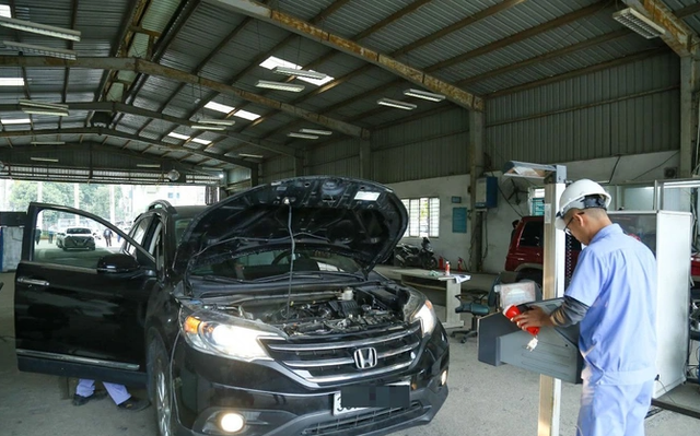 Làm sao để giảm nguy cơ ùn ứ đăng kiểm trước Tết Nguyên đán? - Ảnh 1. Làm sao để giảm nguy cơ ùn ứ đăng kiểm trước Tết Nguyên đán? - Ảnh 1.