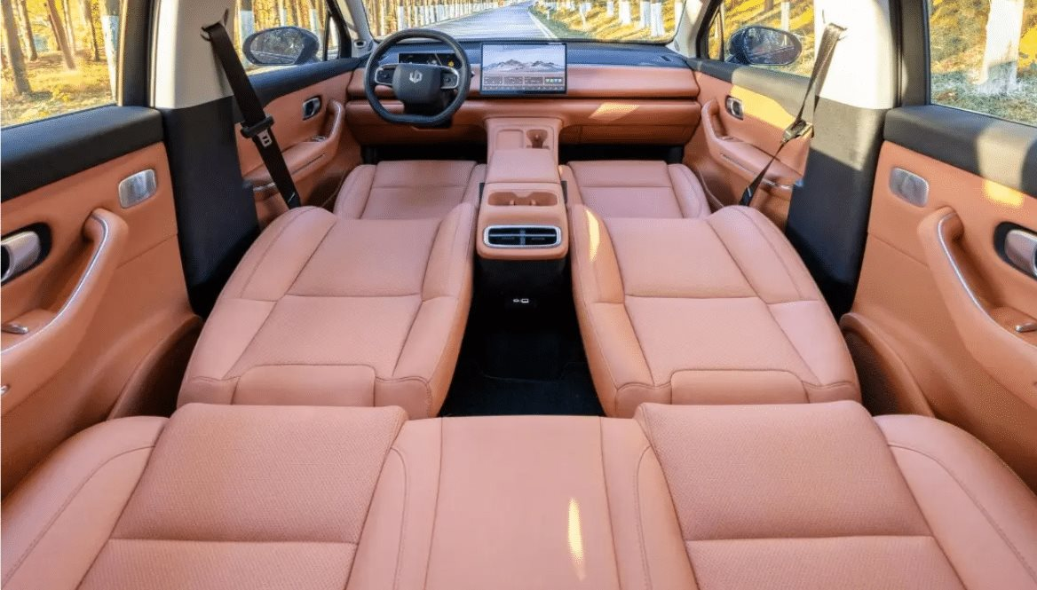 Mẫu SUV thiết kế đỉnh như Porsche cùng trang bị xịn xò, là đối thủ giá rẻ của Mazda CX-5 với mức giá chỉ từ 500 triệu đồng - Ảnh 5. Mẫu SUV thiết kế đỉnh như Porsche cùng trang bị xịn xò, là đối thủ giá rẻ của Mazda CX-5 với mức giá chỉ từ 500 triệu đồng - Ảnh 5.