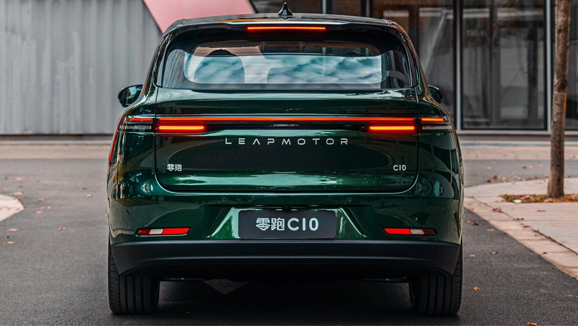 Mẫu SUV thiết kế đỉnh như Porsche cùng trang bị xịn xò, là đối thủ giá rẻ của Mazda CX-5 với mức giá chỉ từ 500 triệu đồng - Ảnh 3. Mẫu SUV thiết kế đỉnh như Porsche cùng trang bị xịn xò, là đối thủ giá rẻ của Mazda CX-5 với mức giá chỉ từ 500 triệu đồng - Ảnh 3.