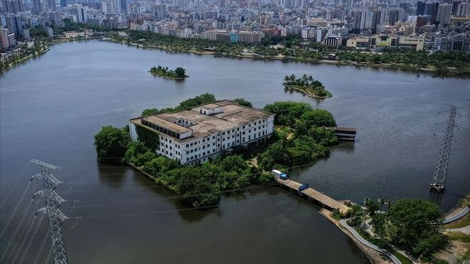 Chủ quyết không “bán” khách sạn 20.000m2 dù được đền bù hơn 413 tỷ đồng: Đấu tranh để tăng giá lên gấp 2 nhưng thất bại - Ảnh 1. Chủ quyết không “bán” khách sạn 20.000m2 dù được đền bù hơn 413 tỷ đồng: Đấu tranh để tăng giá lên gấp 2 nhưng thất bại - Ảnh 1.