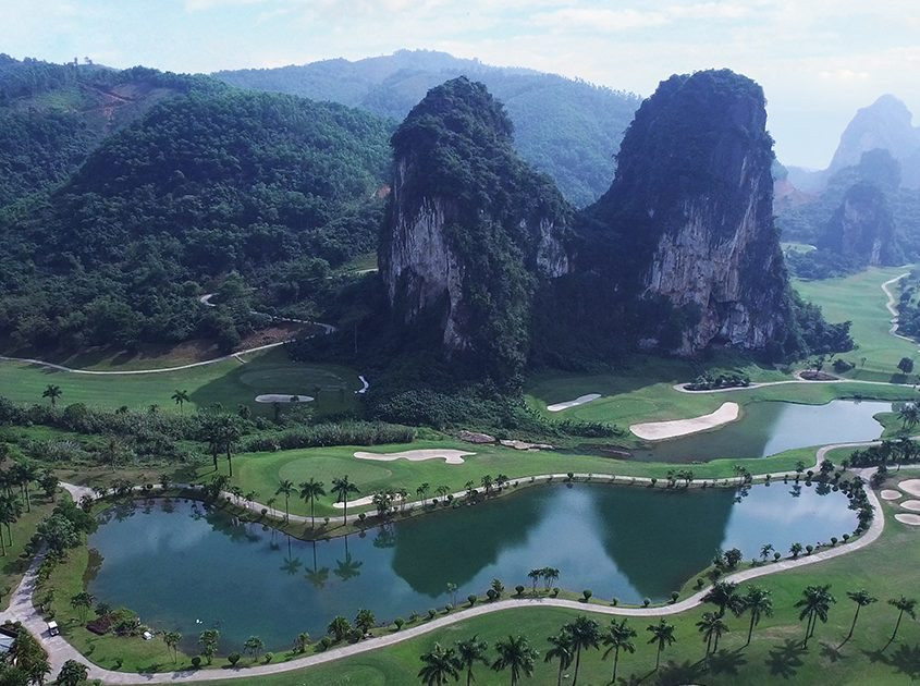 Đại gia Hàn Quốc đằng sau trường đua ngựa gần 500 triệu USD ở Sóc Sơn: Chủ khách sạn dát vàng đầu tiên ở Hà Nội, đầu tư dự án sân golf dính nhiều sai phạm - Ảnh 4.
