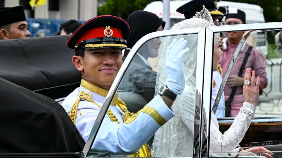 Chiêm ngưỡng lễ cưới hoành tráng của Hoàng tử Brunei  - Ảnh 4.