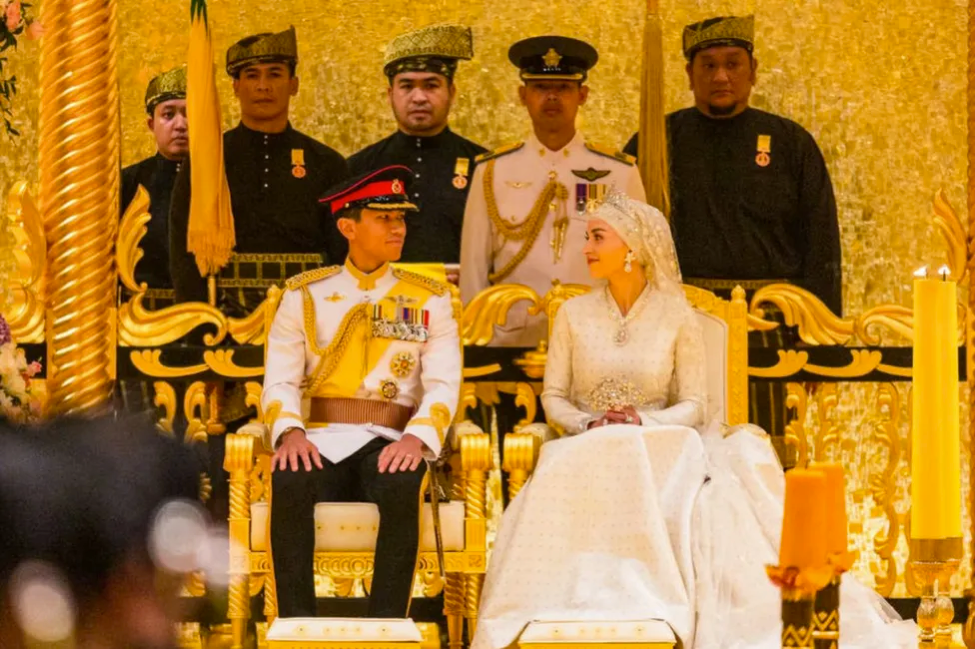 Chiêm ngưỡng lễ cưới hoành tráng của Hoàng tử Brunei  - Ảnh 7.