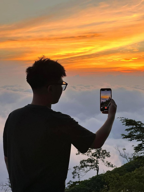Không cần đi xa để săn mây, ngay Hà Nội cũng có 1 điểm lý tưởng, cũng chính là nơi cao nhất thủ đô - Ảnh 7. Không cần đi xa để săn mây, ngay Hà Nội cũng có 1 điểm lý tưởng, cũng chính là nơi cao nhất thủ đô - Ảnh 7.