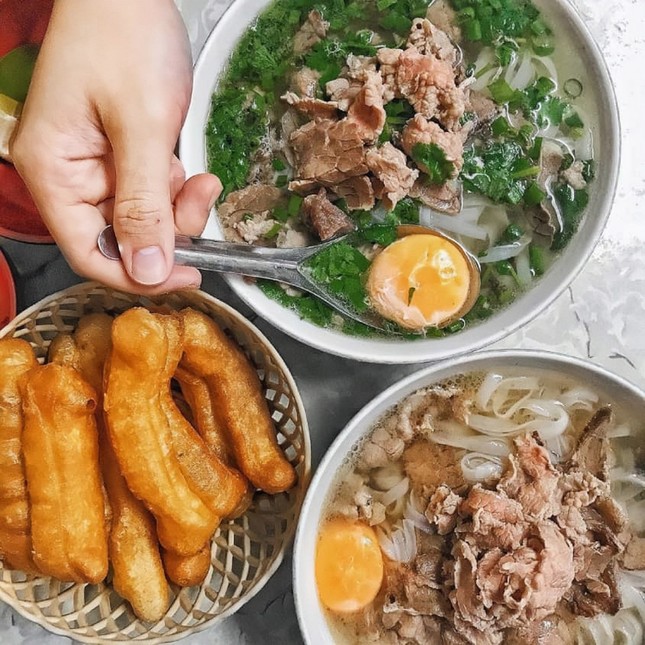 Hà Nội 'soán ngôi' ẩm thực, Việt Nam có 2 điểm du lịch thịnh hành nhất thế giới - Ảnh 1.