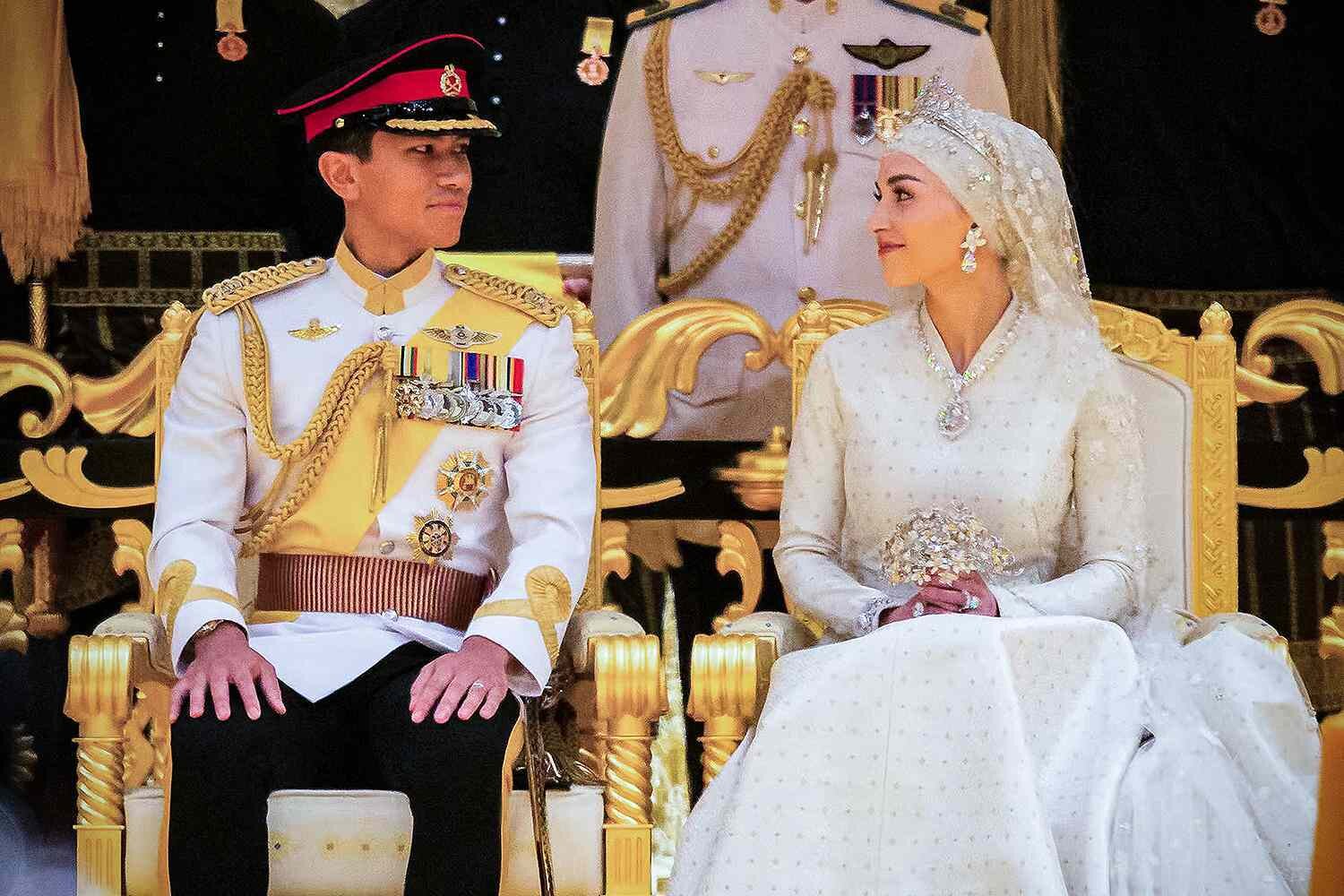 Chuyện tình cổ tích của Hoàng tử Brunei và vợ: Biết nhau từ thơ ấu, mây tầng nào gặp gió tầng đó- Ảnh 1.