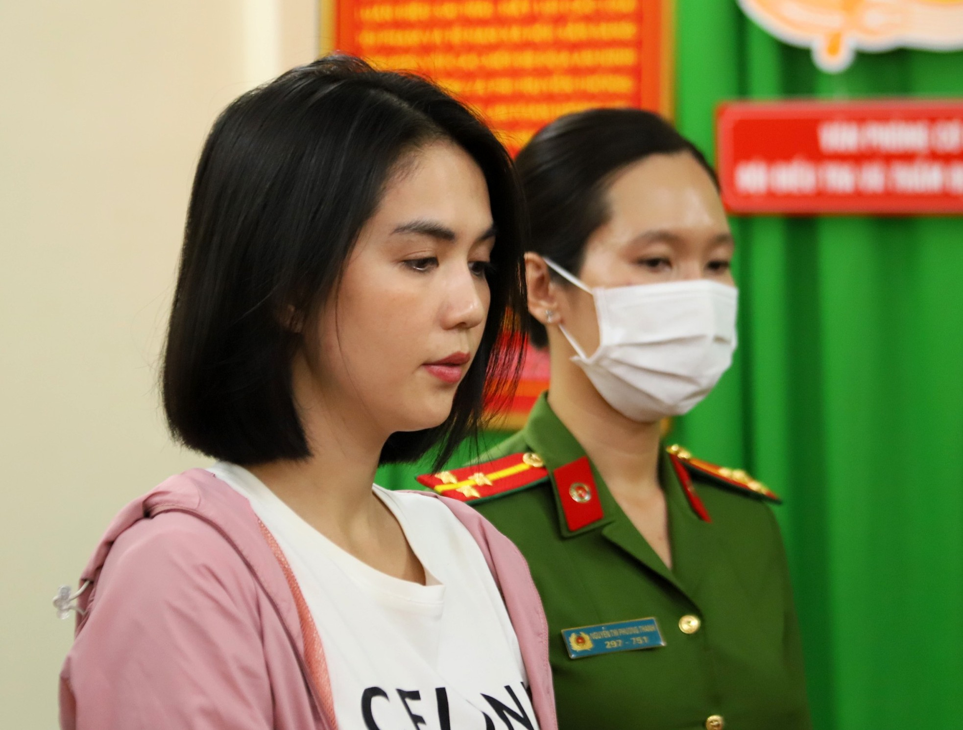 Hội bạn thân &quot;bạc tỷ&quot; của Ngọc Trinh bây giờ: Người vướng lao lý, người dính scandal cặp kè chồng người khác, kẻ phải dọn khỏi biệt thự 1800m2 - Ảnh 3.