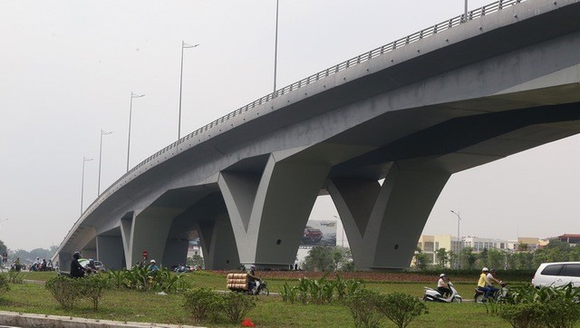 Đại gia bất động sản xây cây cầu vượt bằng thép lớn nhất Việt Nam đổi hàng trăm ha đất tại Hà Nội - Ảnh 2.