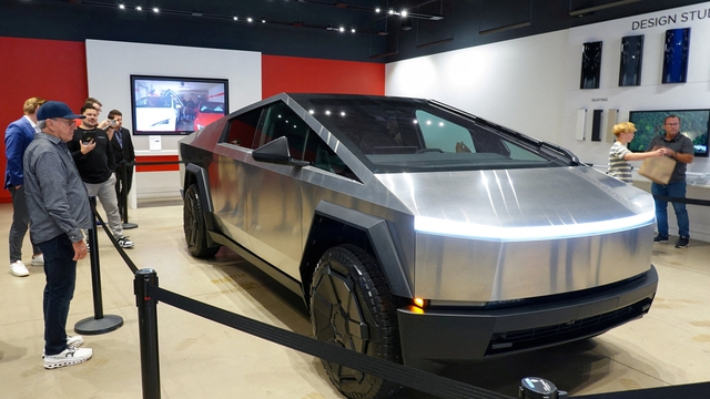Elon Musk giàu cỡ nào: Nhiều tiền đến mức 6 đời mới tiêu hết, nhưng chỉ ở nhà thuê, lái xe điện 'phổ thông' - Ảnh 2. Elon Musk giàu cỡ nào: Nhiều tiền đến mức 6 đời mới tiêu hết, nhưng chỉ ở nhà thuê, lái xe điện 'phổ thông' - Ảnh 2.