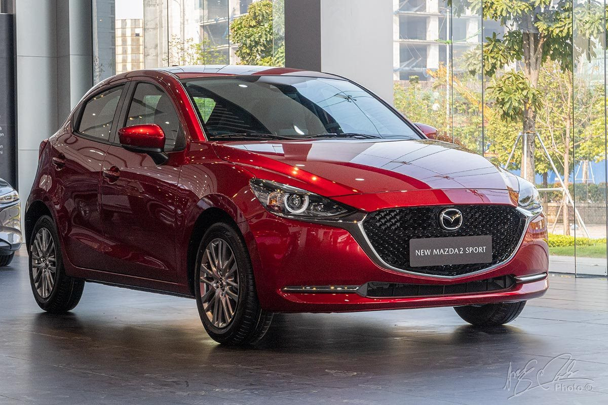 Vì sao Mazda2 tại thị trường này có giá 3,5 tỷ đồng ngang ngửa ô tô hạng sang, đắt gấp 7 lần Việt Nam? - Ảnh 1.
