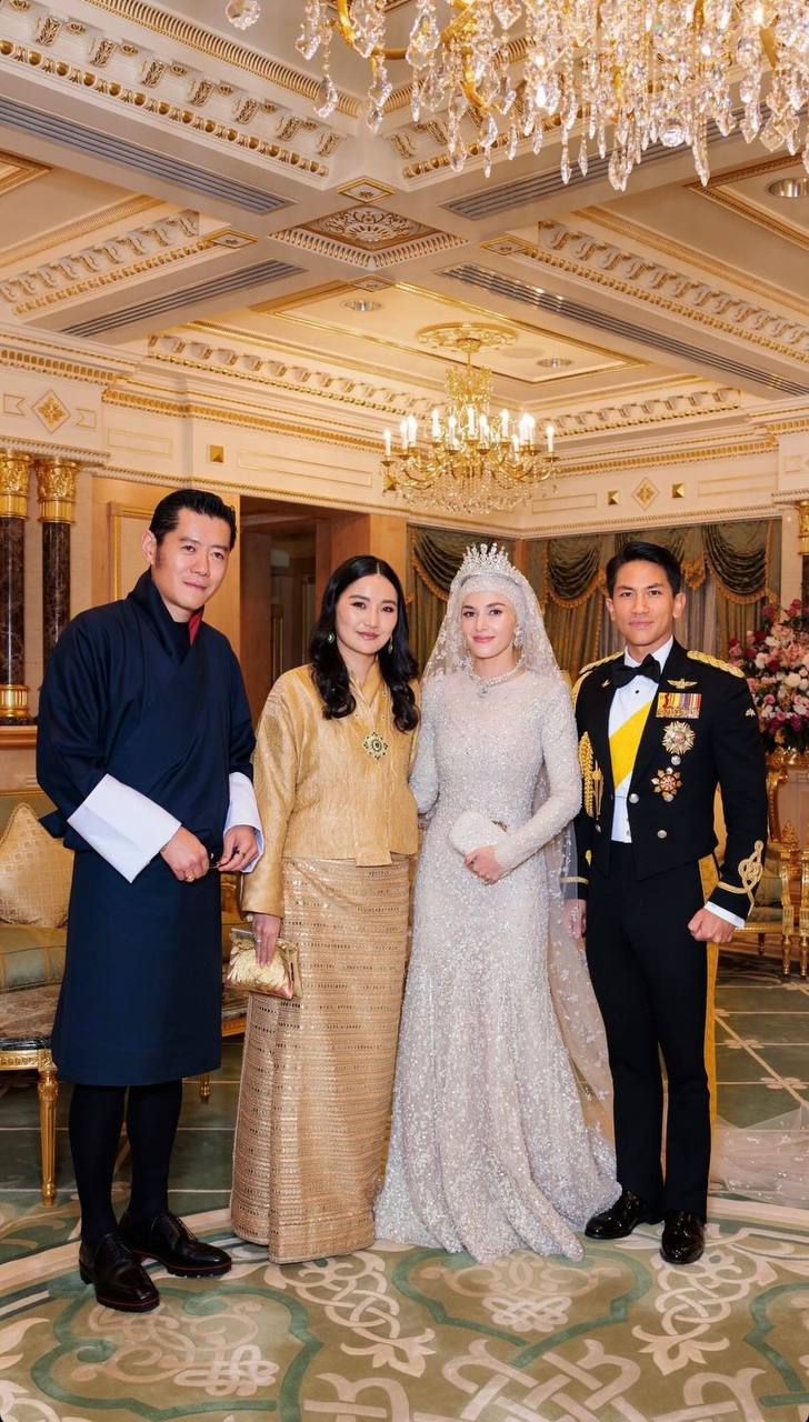 Hoàng tử Brunei khoe loạt ảnh chưa từng thấy hậu đám cưới, lộ khoảnh khắc "xả vai chú rể" bên cạnh vợ cực đáng yêu- Ảnh 7.