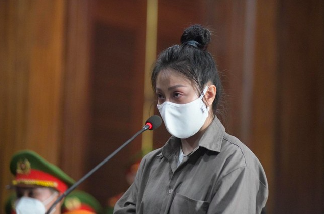 Vụ bé gái 8 tuổi bị 'dì ghẻ' bạo hành tử vong: Tòa tối cao nói về tội danh của người cha - Ảnh 2. Vụ bé gái 8 tuổi bị 'dì ghẻ' bạo hành tử vong: Tòa tối cao nói về tội danh của người cha - Ảnh 2.
