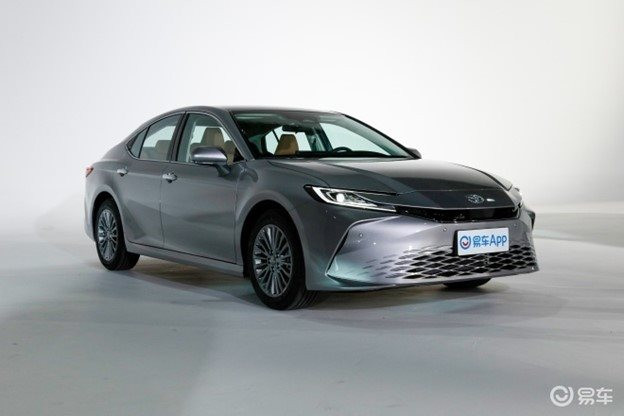 'Vua các dòng sedan' Toyota Camry thế hệ mới chào sân thị trường sát vách Việt Nam: tiêu thụ 4,2 lít/100 km, giá từ dưới 600 triệu đồng - Ảnh 3. 'Vua các dòng sedan' Toyota Camry thế hệ mới chào sân thị trường sát vách Việt Nam: tiêu thụ 4,2 lít/100 km, giá từ dưới 600 triệu đồng - Ảnh 3.