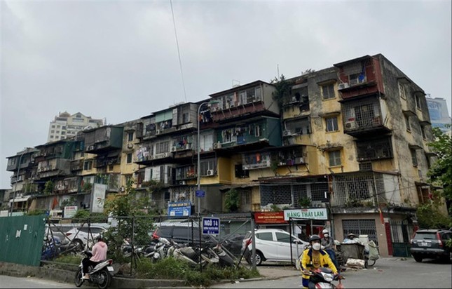 Gần 100 nhà đầu tư muốn tham gia cải tạo chung cư cũ tại Hà Nội - Ảnh 1.