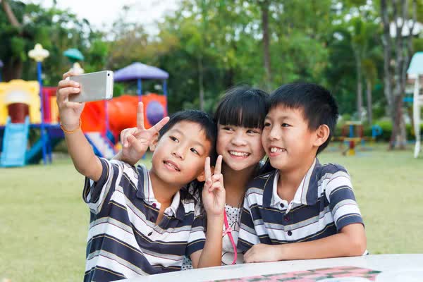 Những "bệnh nhân đặc biệt" khiến nhiều cha mẹ giật mình: Tại sao một tuổi thơ quá hoàn hảo lại tước đi hạnh phúc của trẻ khi trưởng thành? - Ảnh 1. Những "bệnh nhân đặc biệt" khiến nhiều cha mẹ giật mình: Tại sao một tuổi thơ quá hoàn hảo lại tước đi hạnh phúc của trẻ khi trưởng thành? - Ảnh 1.