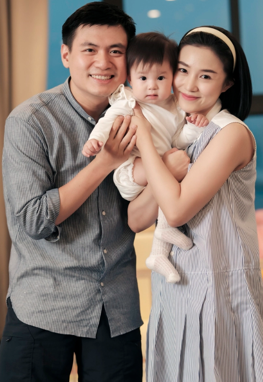Trở thành đại sứ khách sạn khi chưa đầy 2 tuổi, em bé Pam Hải Đường đang sở hữu những lợi thế khó ai sánh kịp: Cháu gái Tập đoàn DHA Garment, chỉ cần một tấm ảnh cũng tạo thành xu hướng - Ảnh 3.