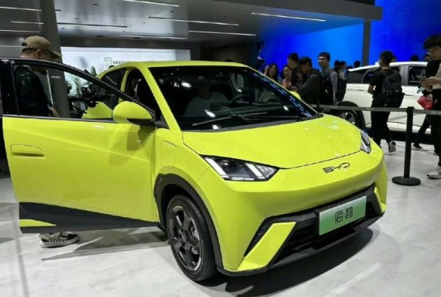 Vừa đánh bại Tesla, BYD tiếp tục ‘hạ gục’ một tượng đài ngành xe tại sân nhà - là thương hiệu bán chạy nhất Trung Quốc 15 năm liên tiếp - Ảnh 1.