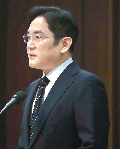 40 giám đốc điều hành của Samsung được triệu tập họp để cùng xem 1 đoạn video, chủ tịch Lee Jae-yong đưa ra lời kêu gọi khẩn cấp về tương lai công ty - Ảnh 1.