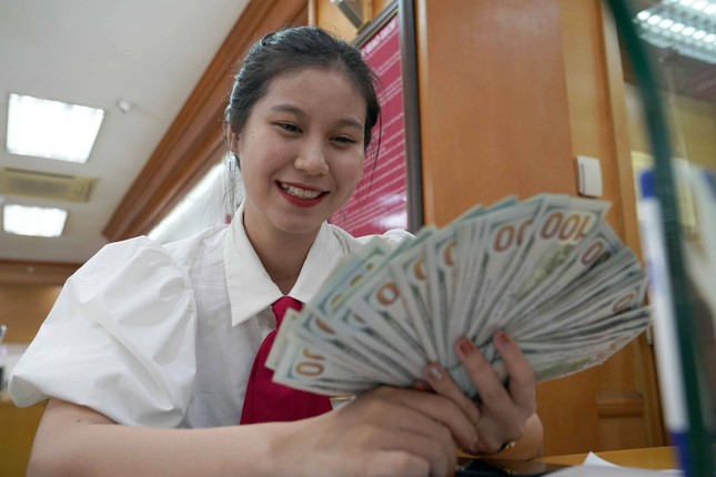 Kiều hối cả nước đạt kỷ lục 16 tỷ USD - Ảnh 1.