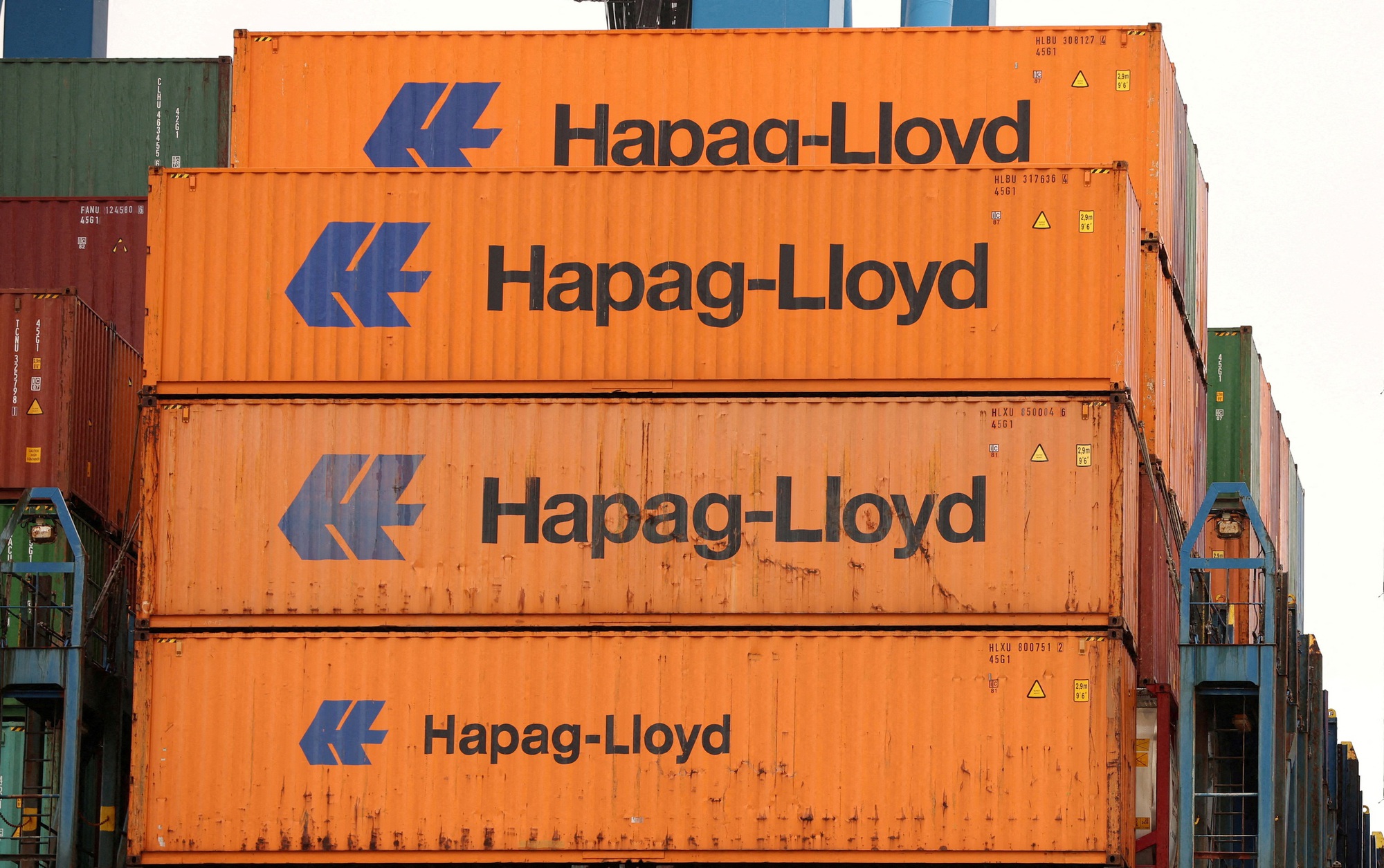 Một cảng container ở TP Hamburg - Đức  Ảnh: REUTERS