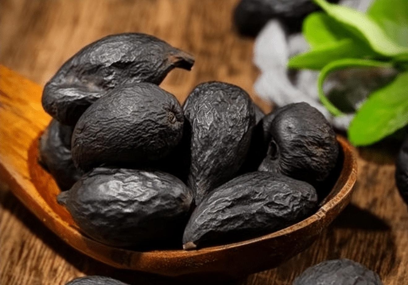 Lên núi hái măng, lão nông phát hiện vật thể vừa đen, vừa mềm: Chuyên gia yêu cầu phong tỏa toàn bộ khu vực - Ảnh 4. Lên núi hái măng, lão nông phát hiện vật thể vừa đen, vừa mềm: Chuyên gia yêu cầu phong tỏa toàn bộ khu vực - Ảnh 4.