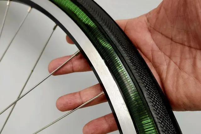NASA đã phát minh ra bánh xe không bao giờ bị thủng, và giờ bạn có thể mua chúng - Ảnh 3.
