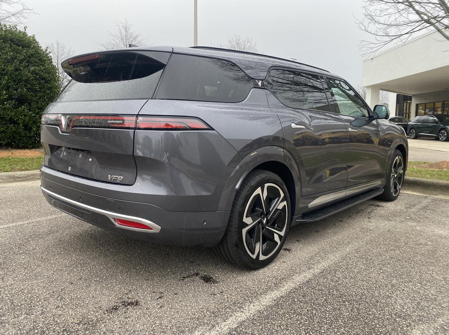 VinFast VF 8 trở thành xe mới có giá thuê rẻ nhất nước Mỹ ngay khi VF 9 rục rịch đến xứ cờ hoa - Ảnh 3.