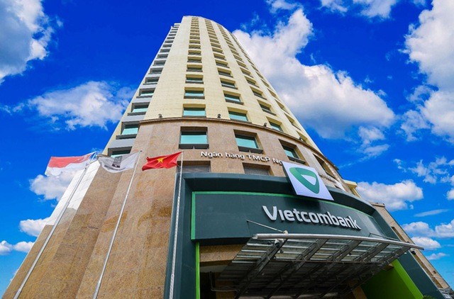 Một nhân sự Vietcombank được trả lương, thưởng hơn 15 tỷ đồng, gấp 9 lần thù lao của Chủ tịch và Tổng Giám đốc - Ảnh 1.