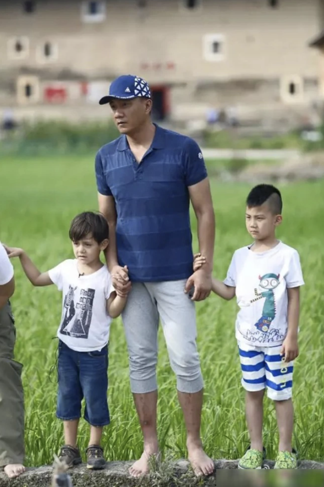 Sao nhí Bố Ơi, Mình Đi Đâu Thế được cha mẹ dạy cực khéo, dậy thì thành công đến mức fan đòi vào showbiz gấp- Ảnh 2. Sao nhí Bố Ơi, Mình Đi Đâu Thế được cha mẹ dạy cực khéo, dậy thì thành công đến mức fan đòi vào showbiz gấp- Ảnh 2.