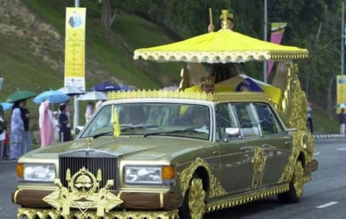 Hoàng tộc của “Hoàng tử tỷ đô Brunei” giàu có cỡ nào? Không phải cung điện vàng ròng, độ xa hoa vượt rất xa hình dung của người thường - Ảnh 1. Hoàng tộc của “Hoàng tử tỷ đô Brunei” giàu có cỡ nào? Không phải cung điện vàng ròng, độ xa hoa vượt rất xa hình dung của người thường - Ảnh 1.