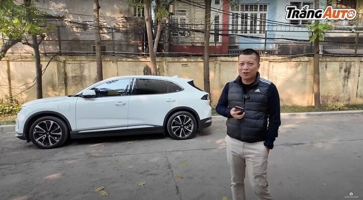 Chủ xe VinFast có thể điều khiển xe VF 8 từ xa qua phần mềm nâng cấp