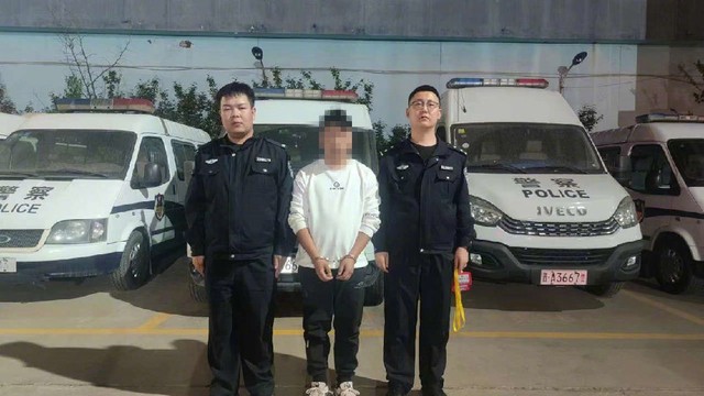 12 máy xúc biến mất bí ẩn, cảnh sát vào cuộc phanh phui đường dây lừa đảo hơn 4 tỷ đồng - Ảnh 2. 12 máy xúc biến mất bí ẩn, cảnh sát vào cuộc phanh phui đường dây lừa đảo hơn 4 tỷ đồng - Ảnh 2.