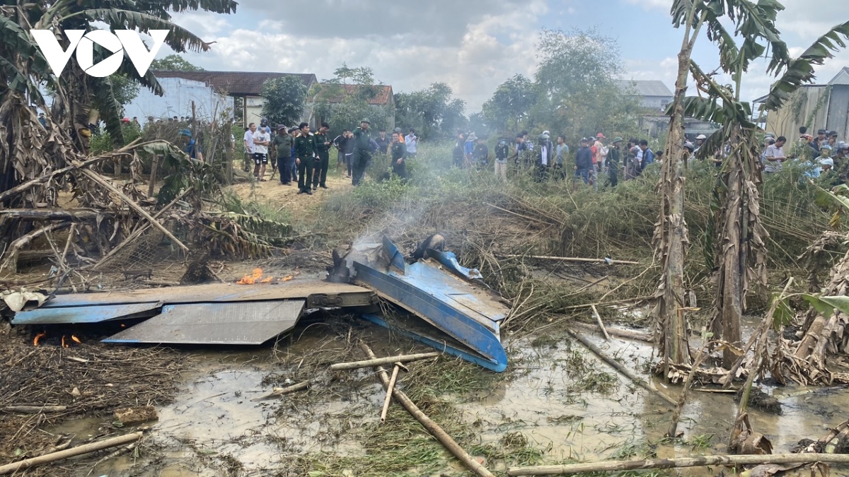 Hiện trường vụ máy bay quân sự rơi tại thị xã Điện Bàn, tỉnh Quảng Nam - Ảnh 3.