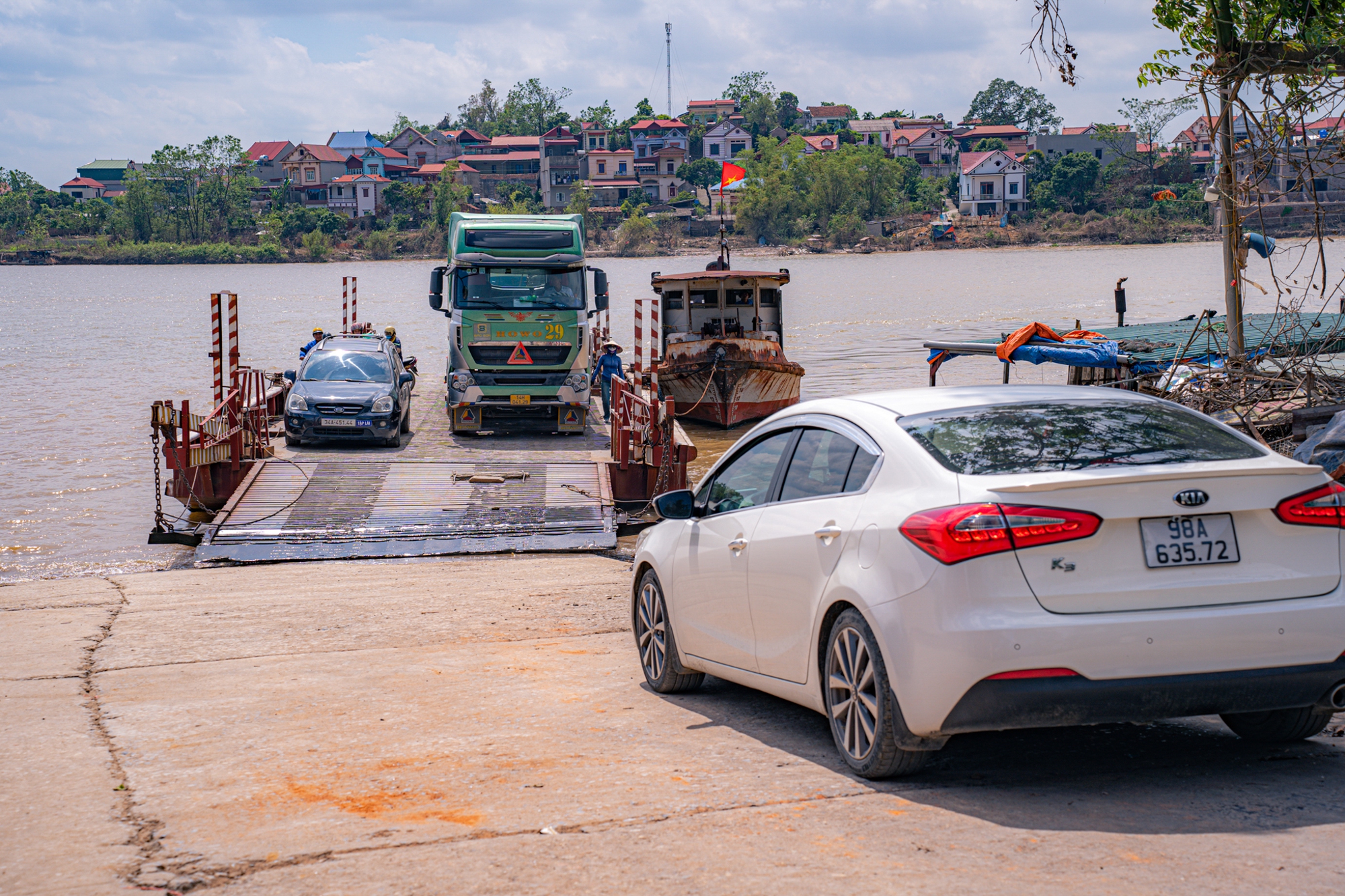 Ngắm cầu dây văng nghìn tỷ đầu tiên của tỉnh tăng trưởng cao nhất cả nước trước ngày thông xe- Ảnh 12.