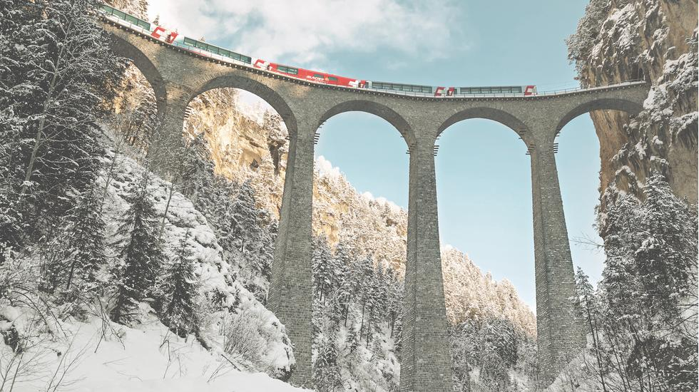 Chuyến tàu chậm nhất thế giới có gì: Là “cánh cửa dẫn tới dãy Alps”, đi 290km mất tới 8 giờ, giá vé 13 triệu đồng nhưng không đặt nhanh thì hết chỗ- Ảnh 2. Chuyến tàu chậm nhất thế giới có gì: Là “cánh cửa dẫn tới dãy Alps”, đi 290km mất tới 8 giờ, giá vé 13 triệu đồng nhưng không đặt nhanh thì hết chỗ- Ảnh 2.