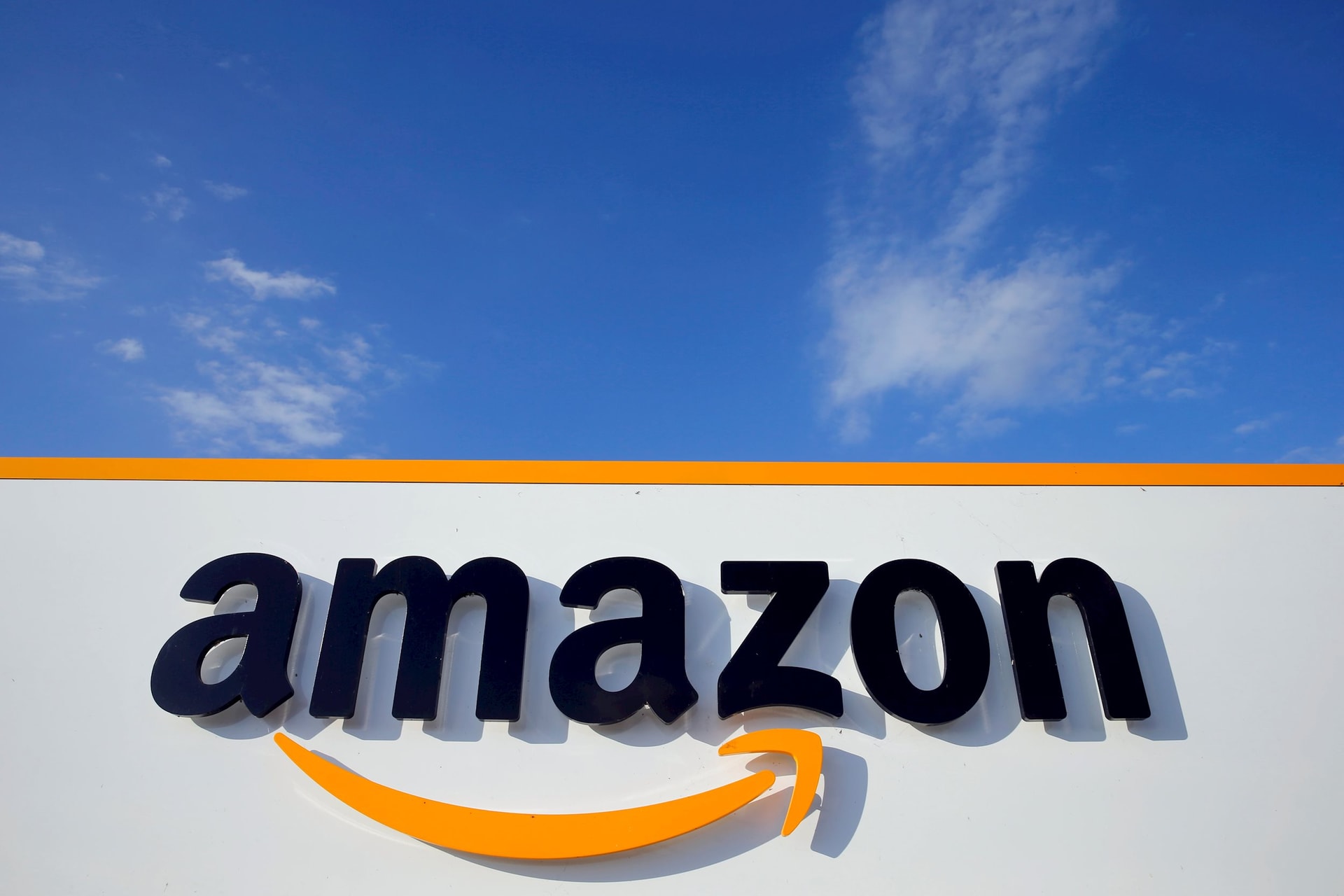 Lần đầu tiên trong lịch sử, Amazon nắm giữ núi tiền mặt lên tới 127 tỷ USD, các cổ đông sốt ruột đòi "chia phần"