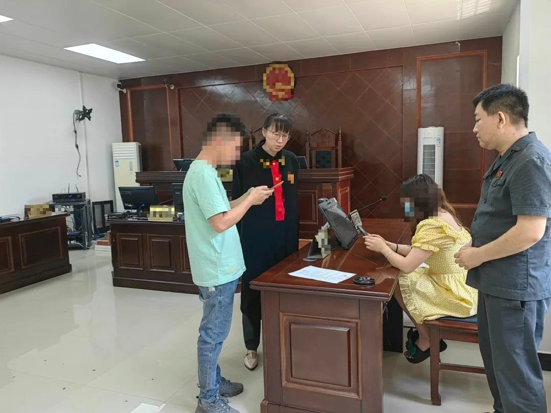 Người đàn ông đến hơn 52 siêu thị mua thực phẩm đã hết hạn rồi đòi bồi thường, tòa án khẳng định: Anh sẽ chẳng nhận được 1 xu nào- Ảnh 2. Người đàn ông đến hơn 52 siêu thị mua thực phẩm đã hết hạn rồi đòi bồi thường, tòa án khẳng định: Anh sẽ chẳng nhận được 1 xu nào- Ảnh 2.